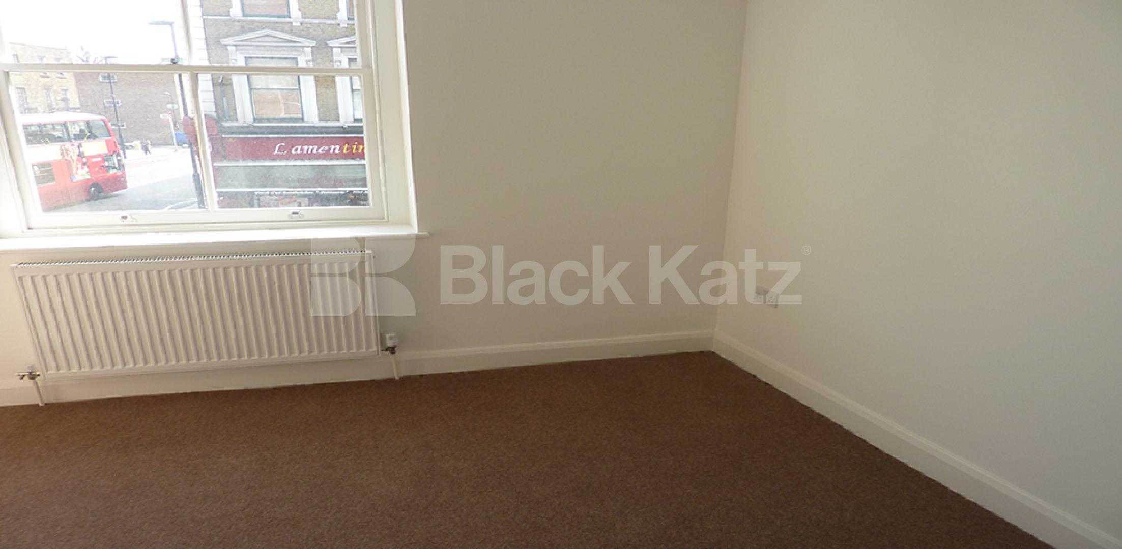 			STONES THROW TO CAMDEN HIGH STREET & TUBE!, 1 Bedroom, 1 bath, 1 reception Flat			 Camden Road, Camden